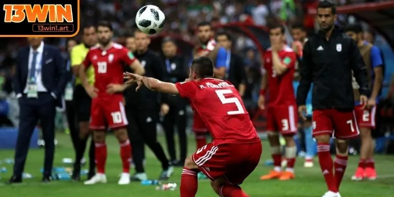 Kèo ném biên đầu tiên và tổng lần ném biên